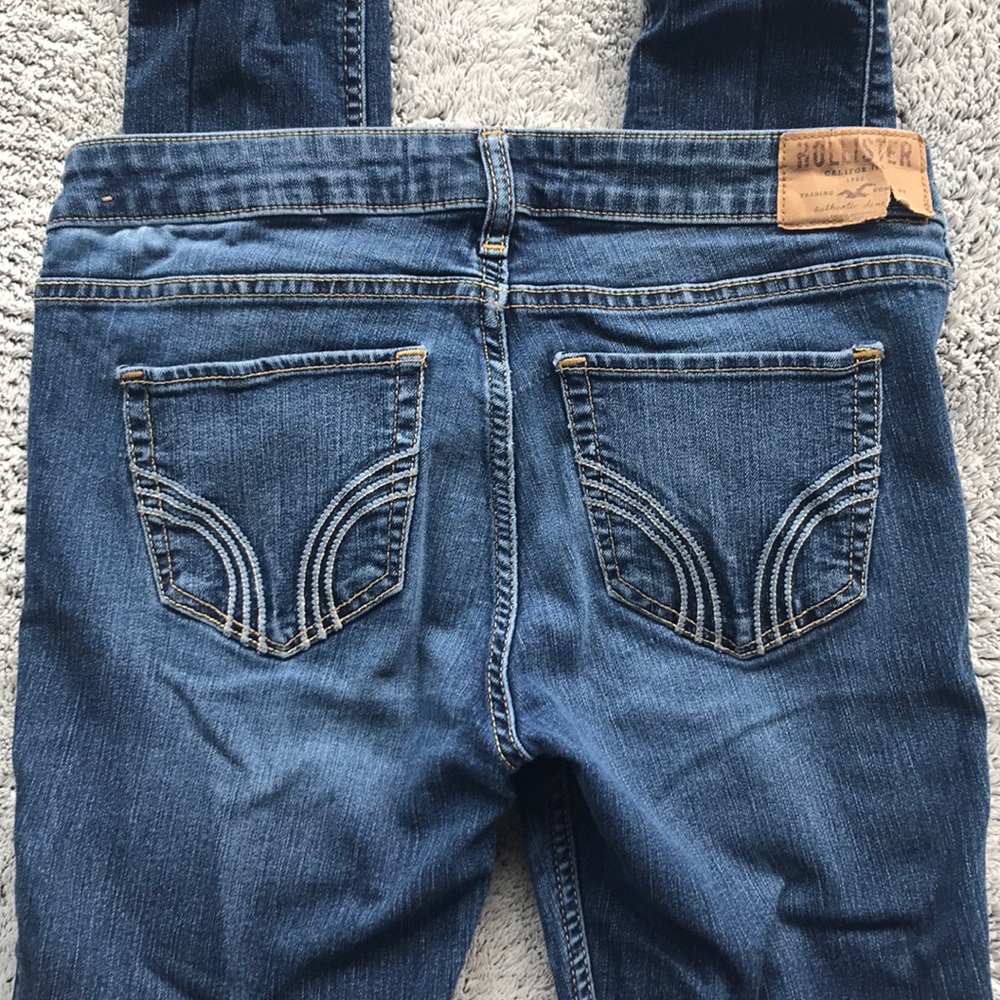 Hollister super skinny jeans. 3S. W26-L29.